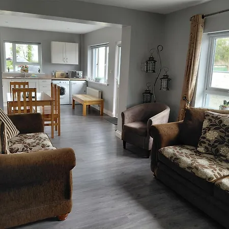 - Sleeps 6 - Parking Casa vacanze Letterkenny